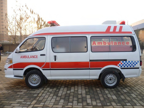 NUEVO vehículo terrestre de ambulancia hospitalaria