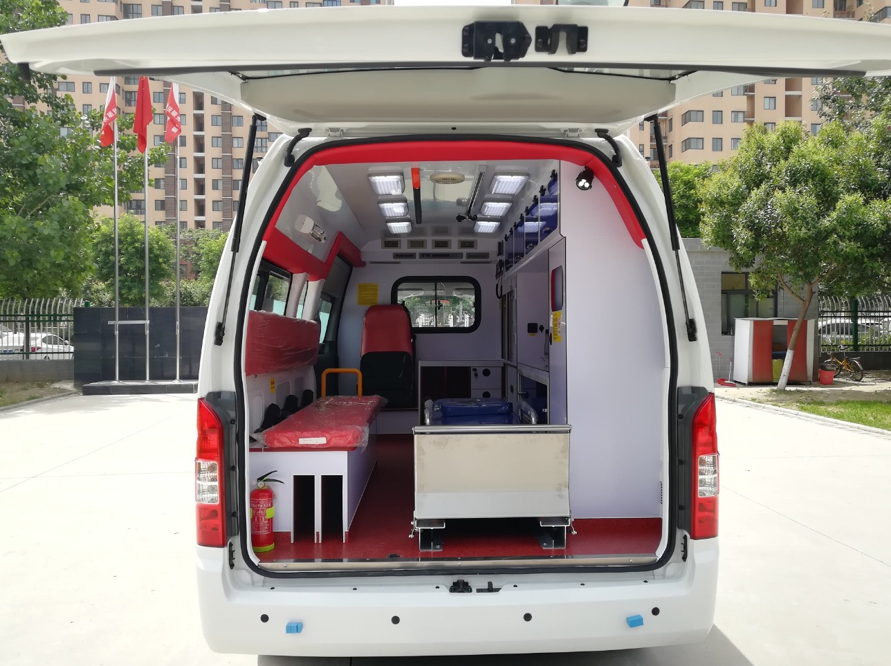 Ambulancia médica de control de techo medio Ambulancia de transporte de automóviles para la venta