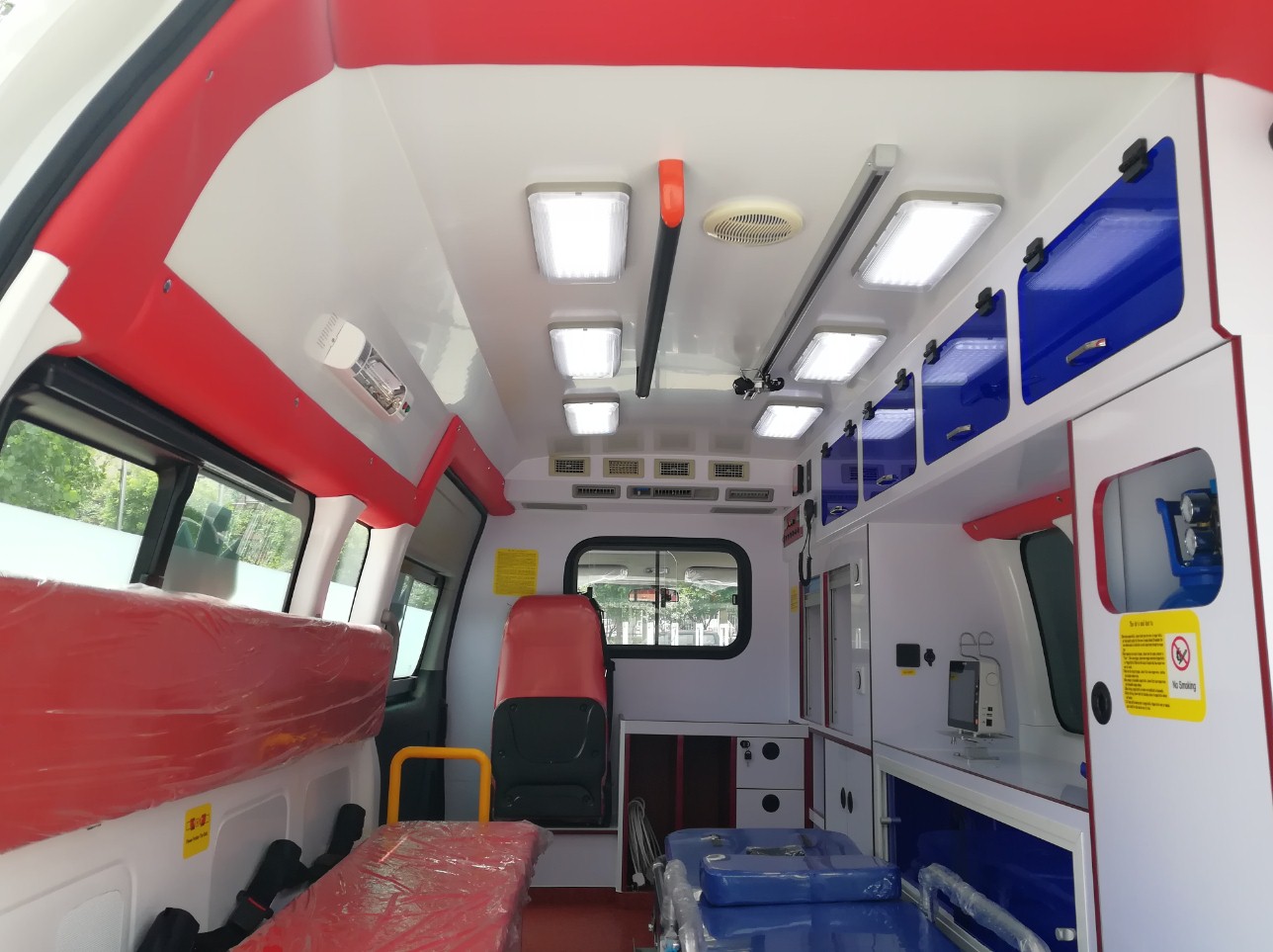 Ambulancia médica de control de techo medio Ambulancia de transporte de automóviles para la venta